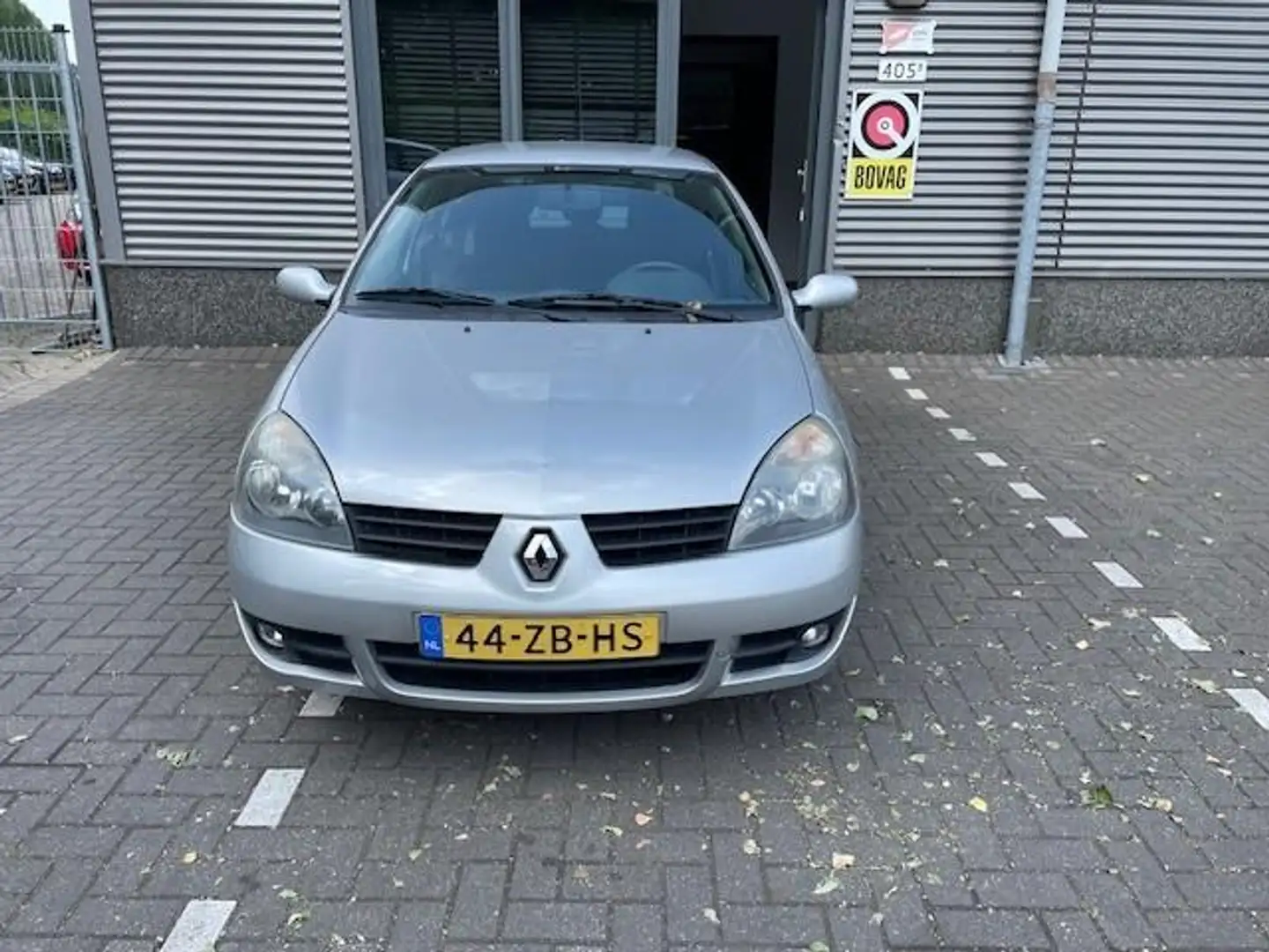 Renault Clio 1.2-16V Campus Grijs - 2