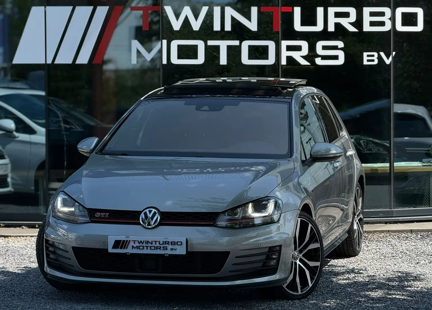 Volkswagen Golf GTI 2.0 TSI DSG Zwart - 1