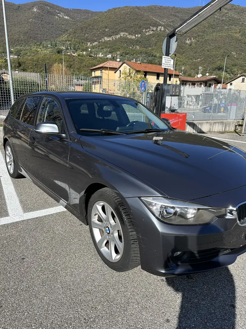 BMW 320 320d Touring Business auto Gris - 2