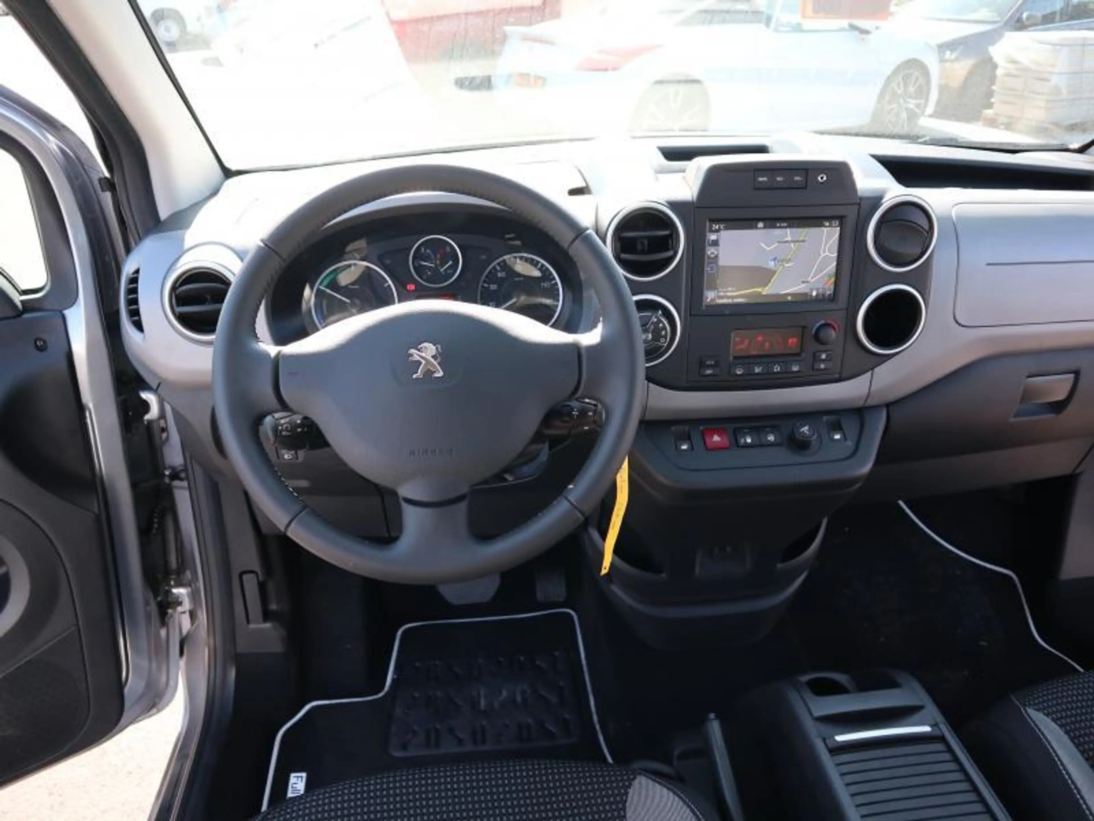 Peugeot Partner III Electric Confort — photo 10