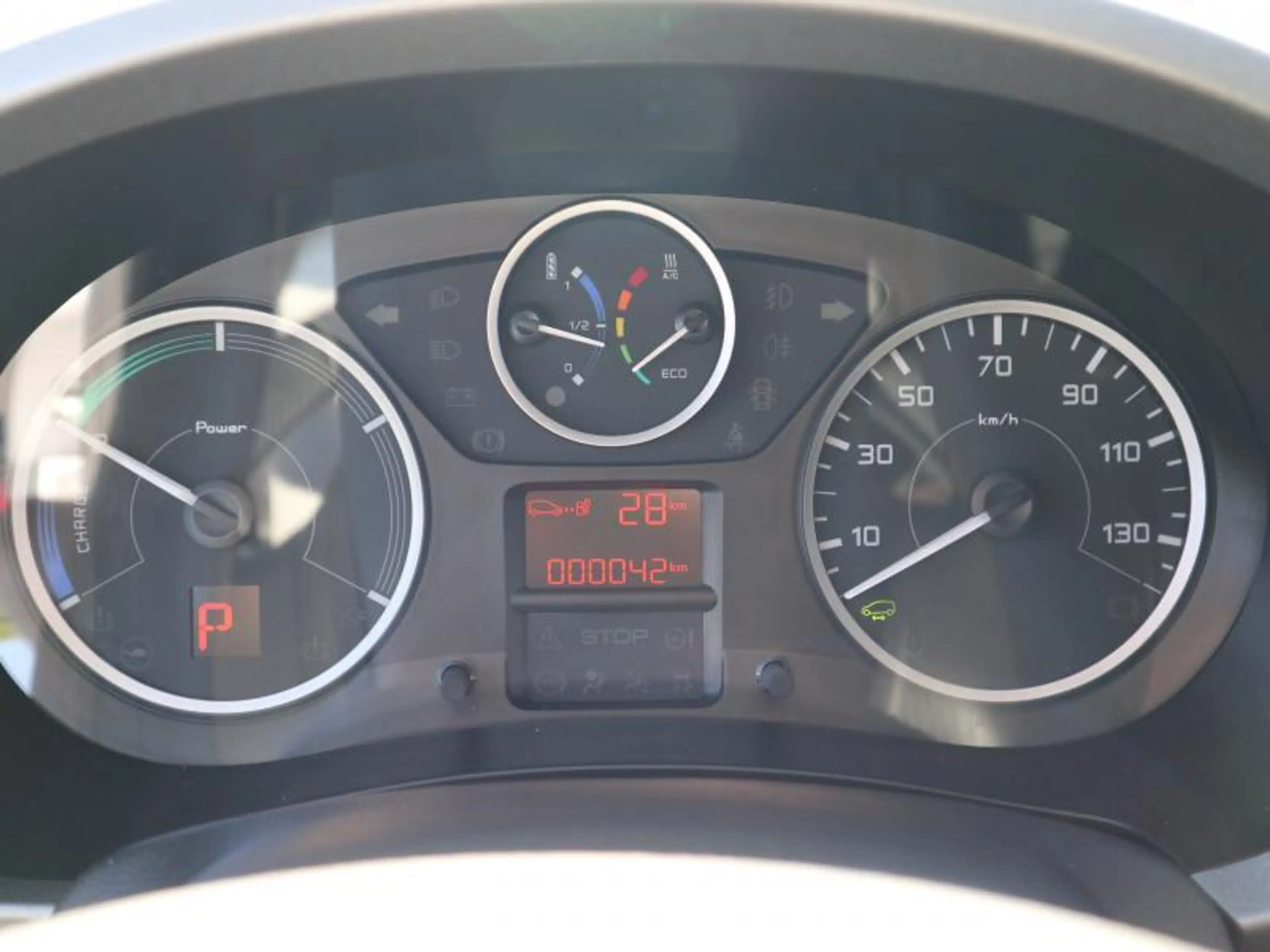 Peugeot Partner III Electric Confort — photo 12