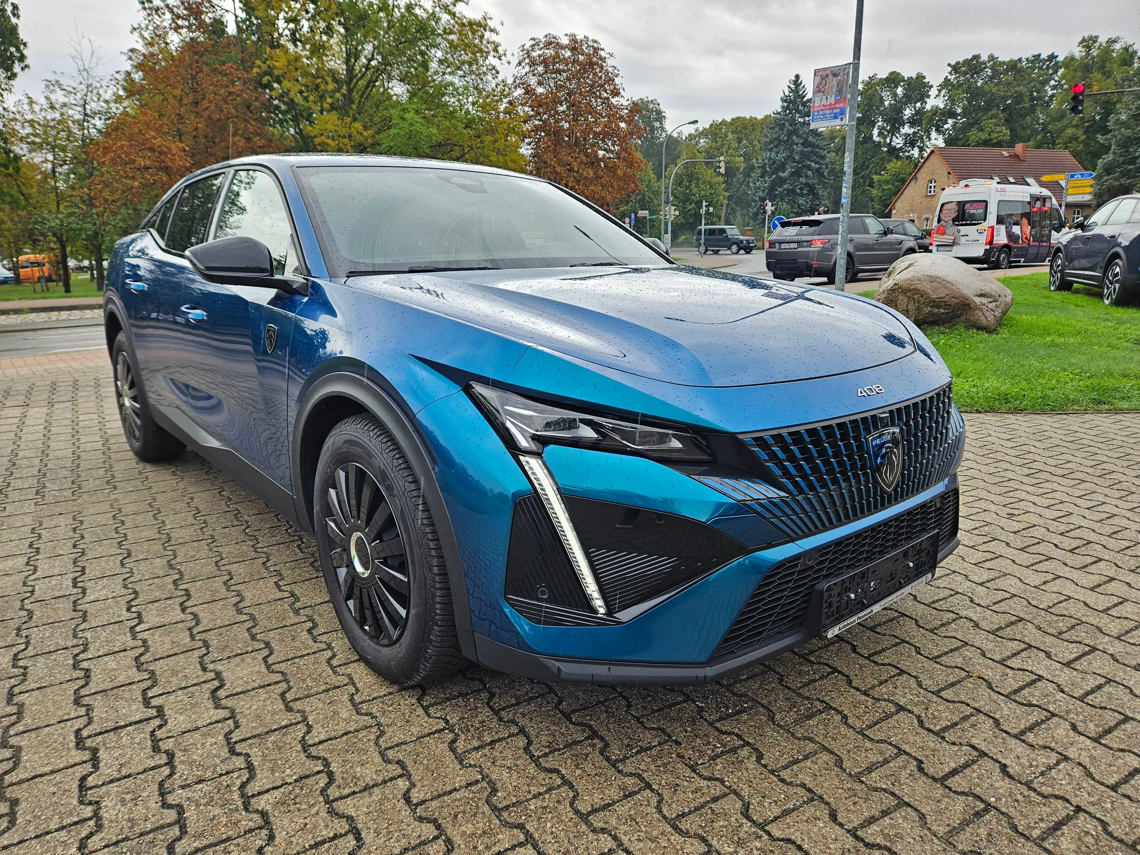 Peugeot 408 AT 130 GT Matrix-LED 360°Kamera NAVI e.Heckklappe ACC Winter-Pkt. Memory-Sitz....