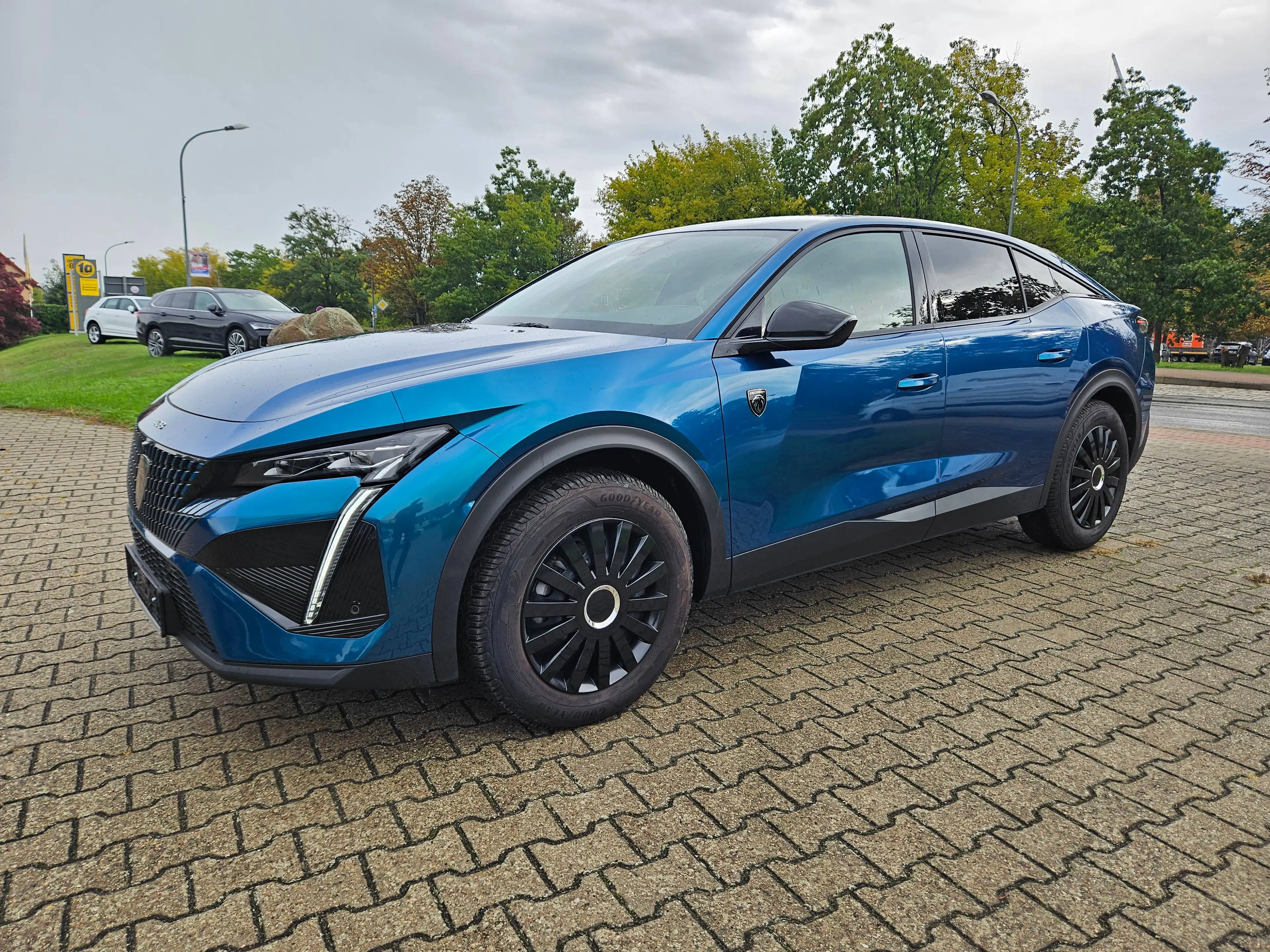 Peugeot 408 AT 130 GT Matrix-LED 360°Kamera NAVI e.Heckklappe ACC Winter-Pkt. Memory-Sitz.... — photo 2