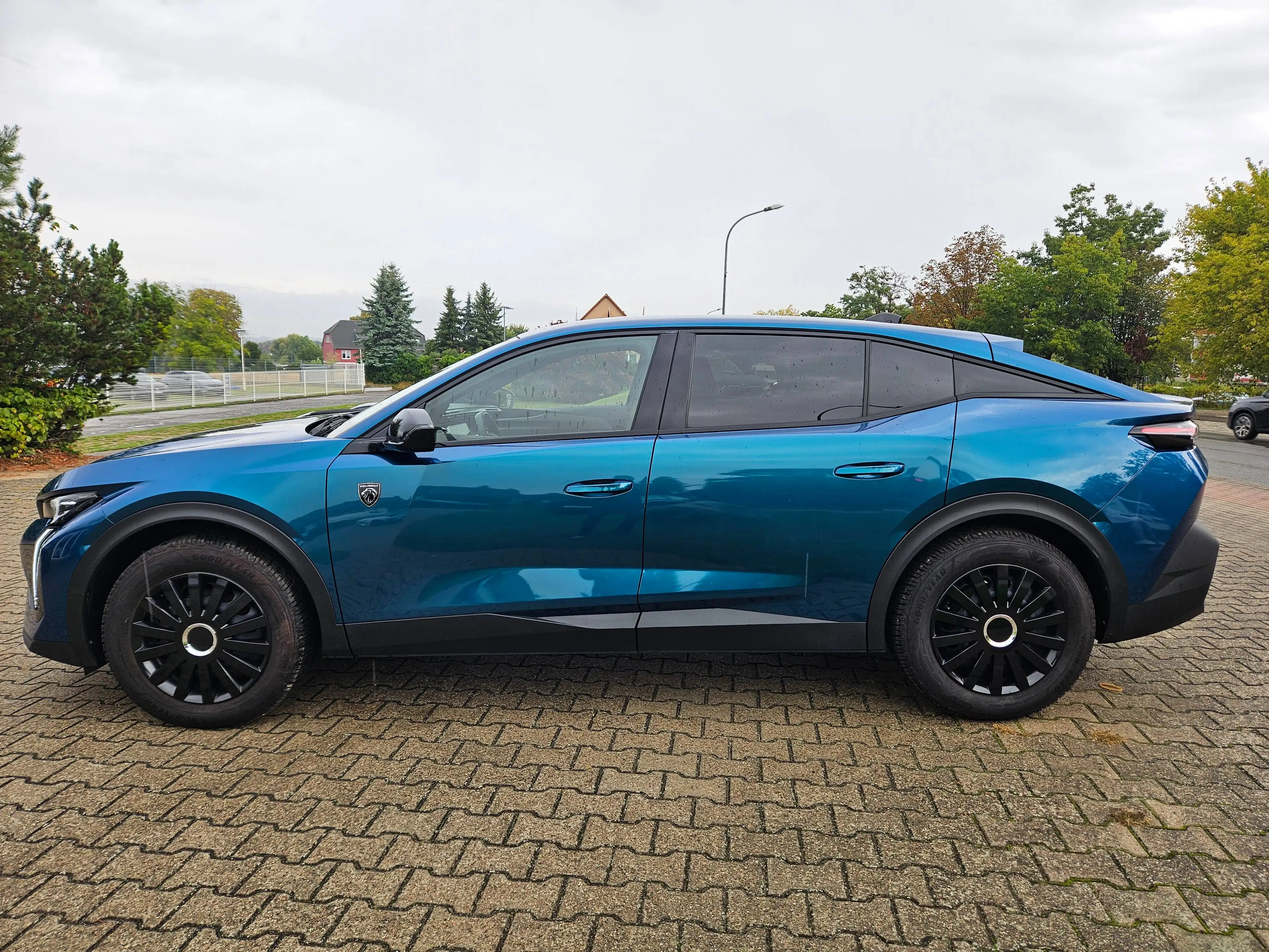Peugeot 408 AT 130 GT Matrix-LED 360°Kamera NAVI e.Heckklappe ACC Winter-Pkt. Memory-Sitz.... — photo 3