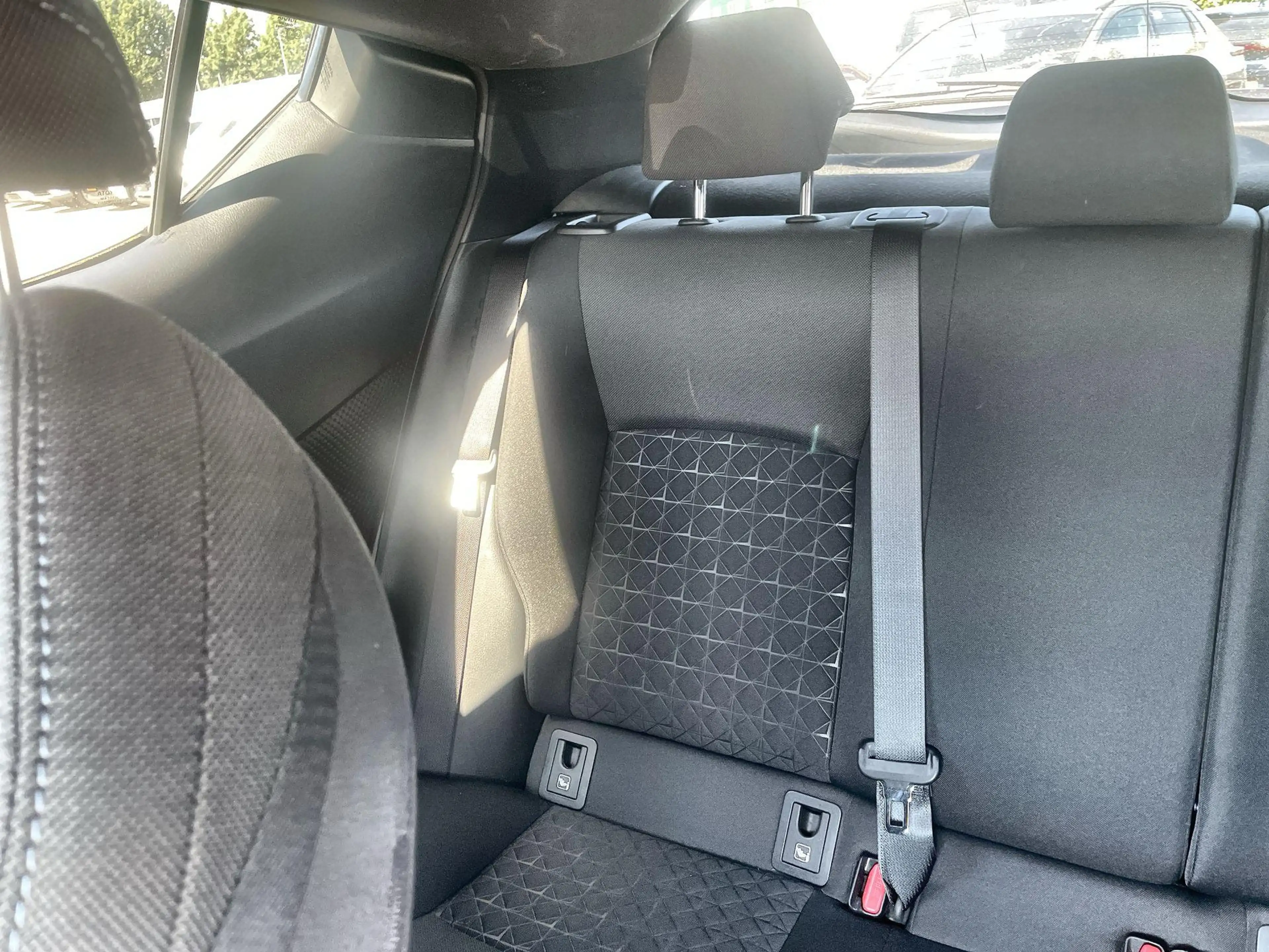 Toyota C-HR 2.0 Hybrid First Edition — photo 12