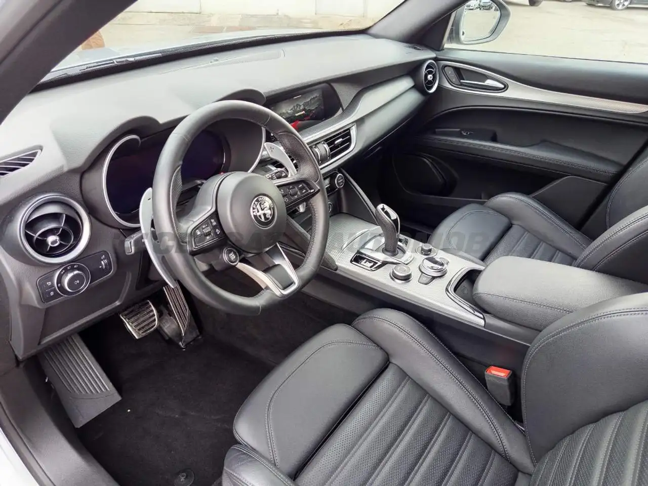 Alfa Romeo Stelvio 2025 — фото 20