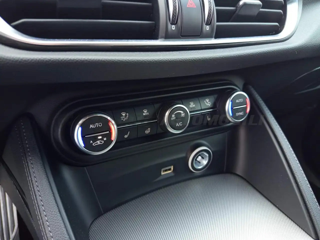 Alfa Romeo Stelvio 2025 — фото 10