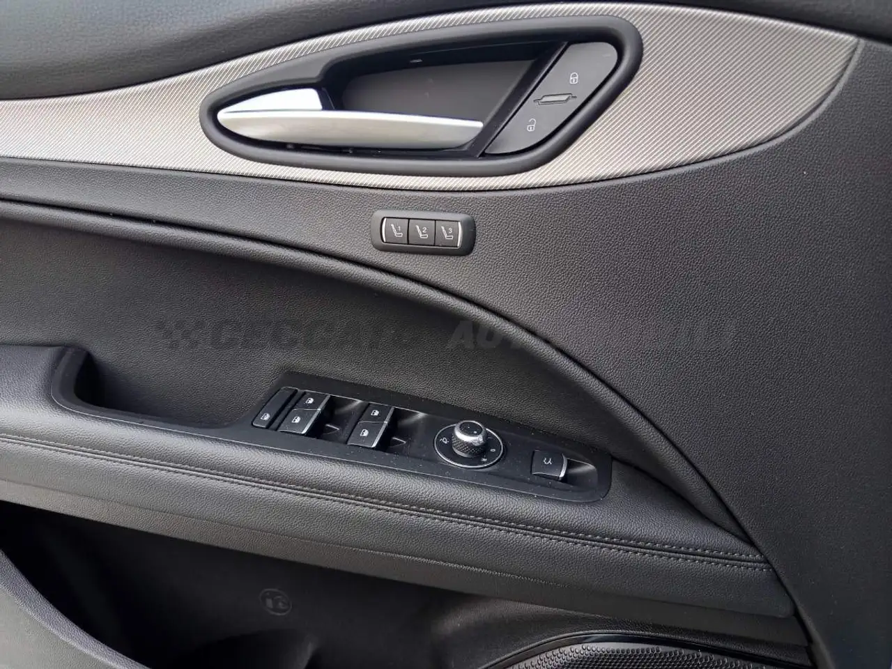 Alfa Romeo Stelvio 2025 — фото 13