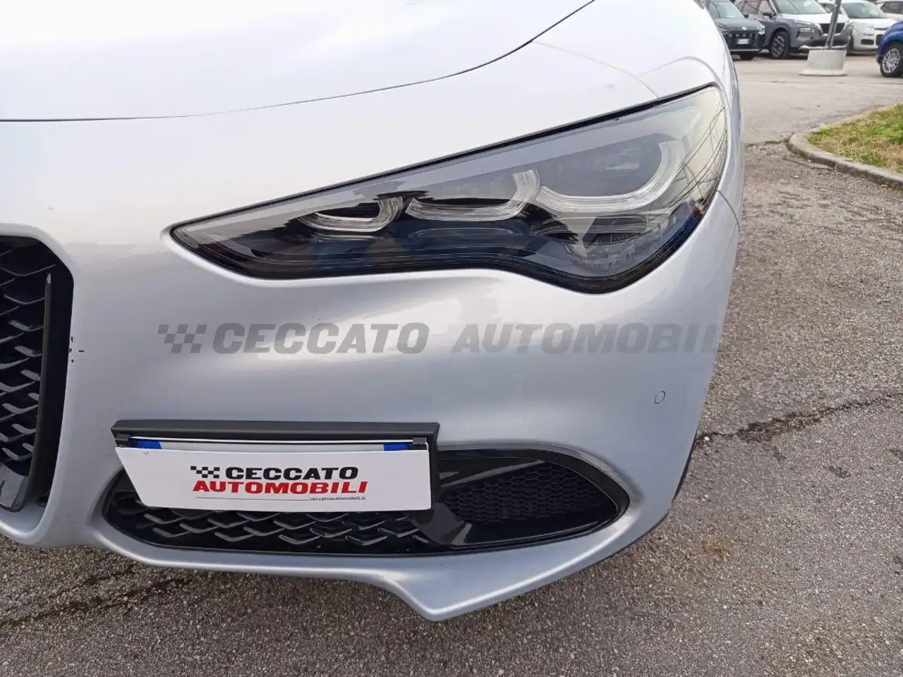 Alfa Romeo Stelvio 2025 — фото 18