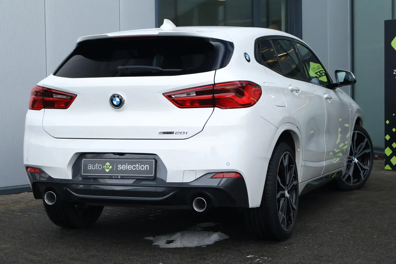 BMW X2 sDrive20i High Executive / M Sport / Pano Weiß - 2