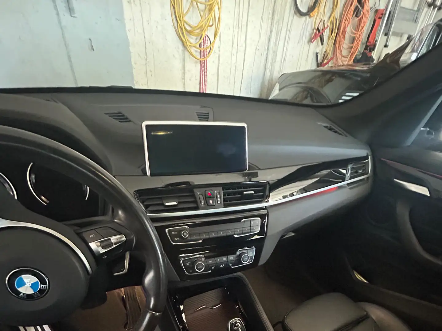 BMW X1 X1 xDrive18d M Sport Aut. M Sport Grau - 2