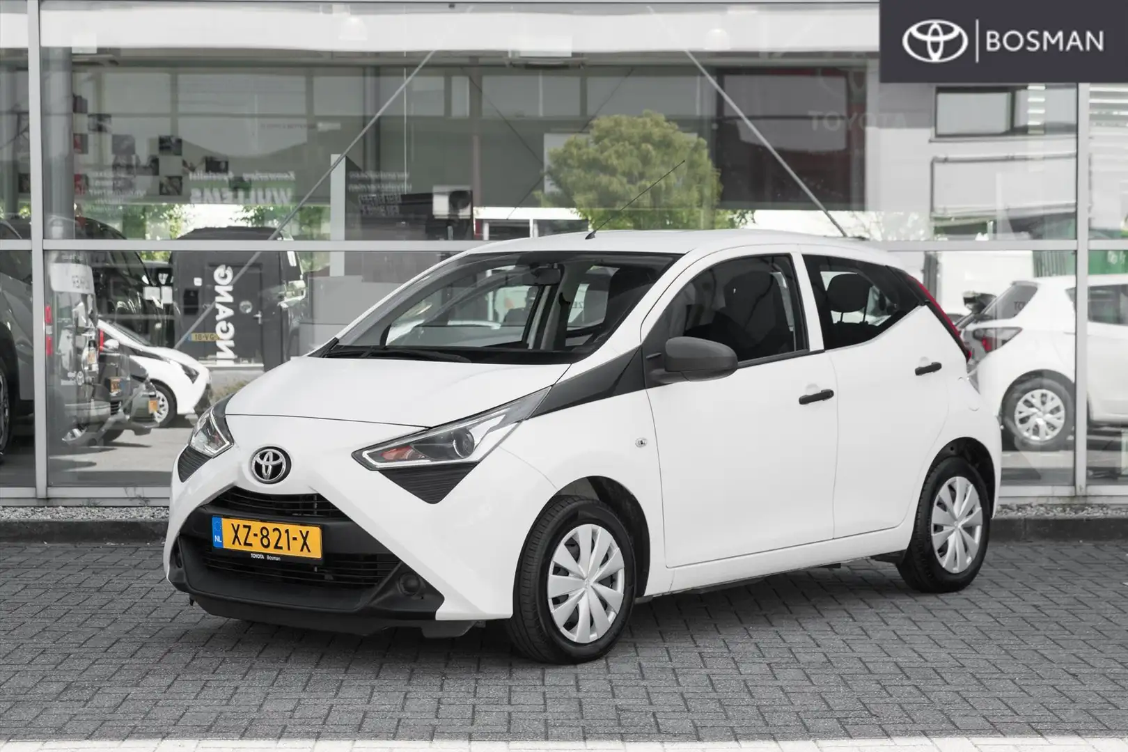 Toyota Aygo 1.0 VVT-i 72pk 5D x-fun Blanc - 1