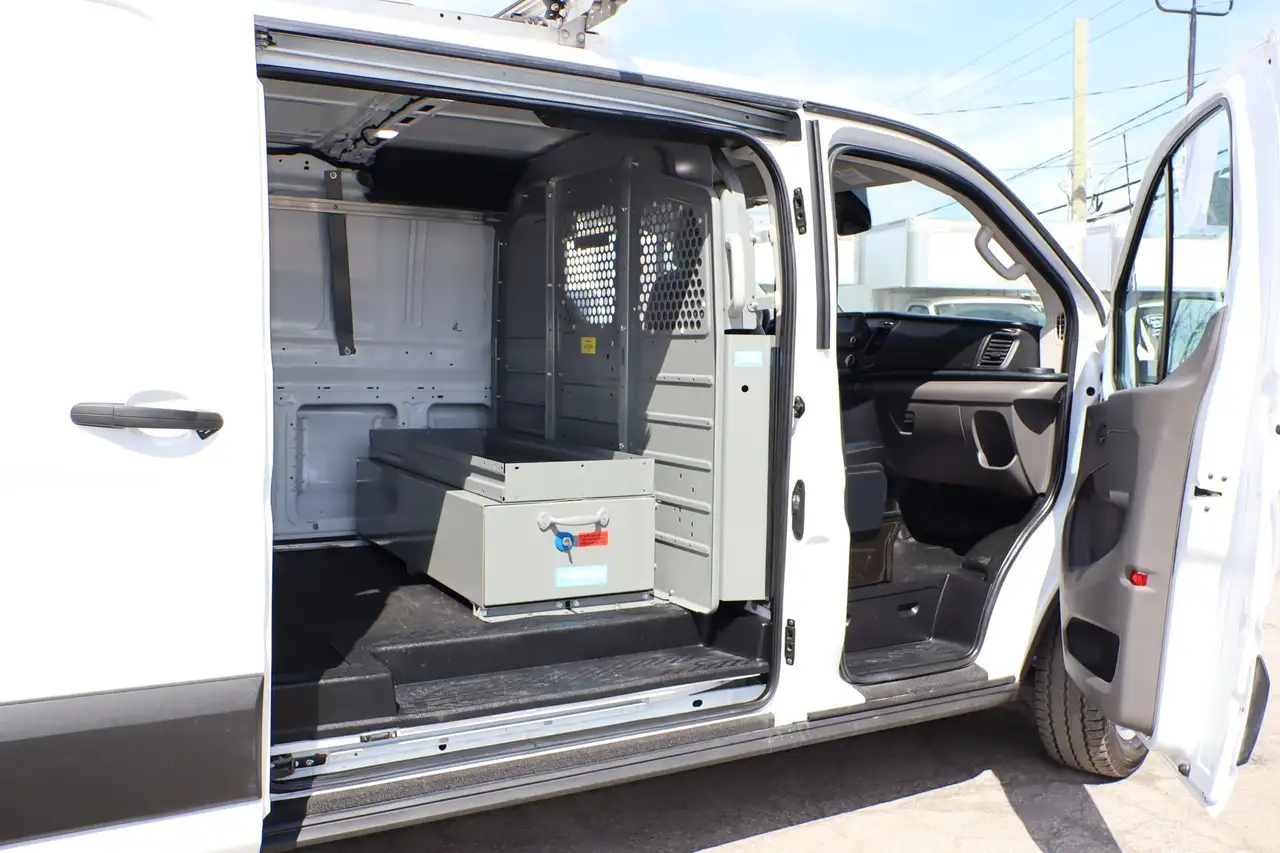 Ford Transit Cargo Van снимка Ford Transit Cargo Van