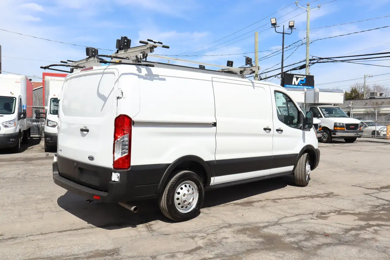 Ford Transit Cargo Van снимка Ford Transit Cargo Van