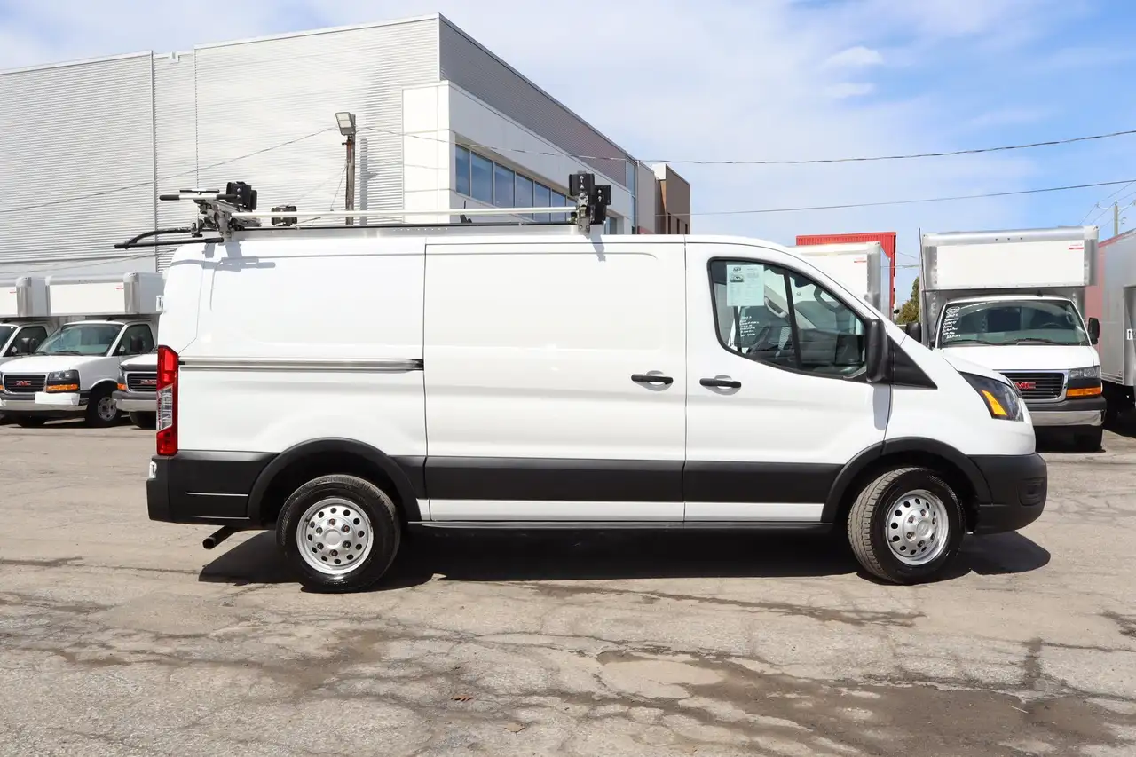 Ford Transit Cargo Van снимка Ford Transit Cargo Van