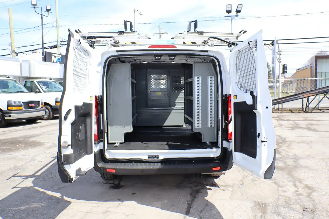 Ford Transit Cargo Van снимка Ford Transit Cargo Van