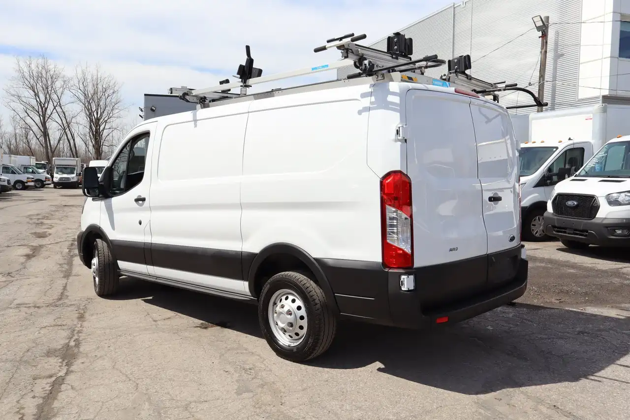 Ford Transit Cargo Van снимка Ford Transit Cargo Van
