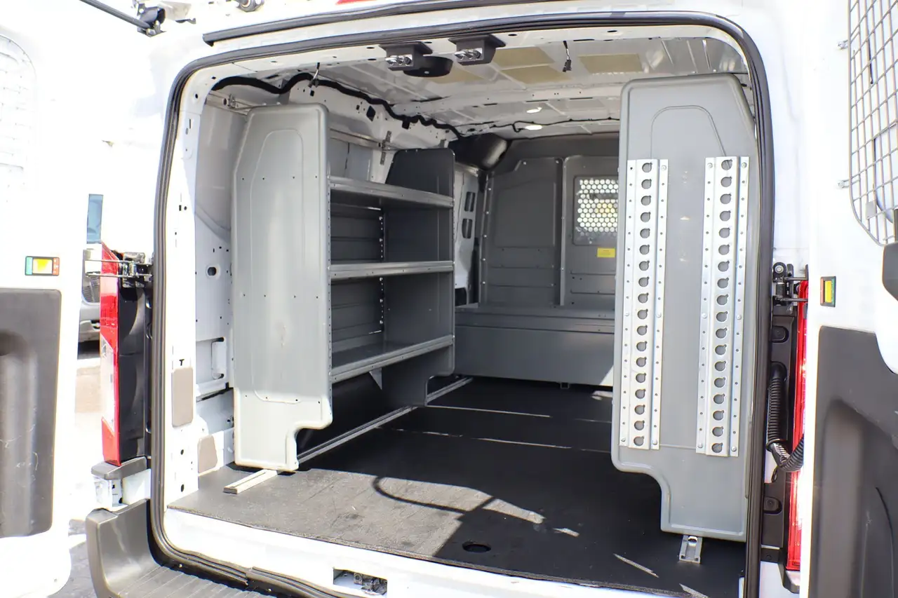 Ford Transit Cargo Van снимка Ford Transit Cargo Van