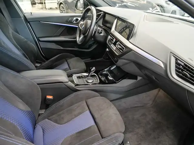 BMW 1 Series view 15