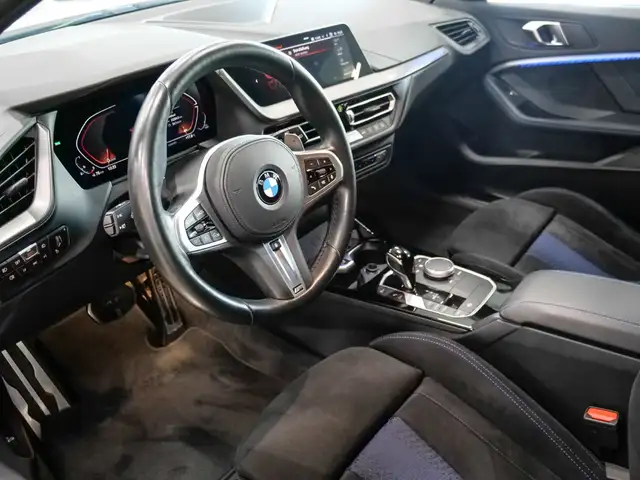 BMW 1 Series view 8