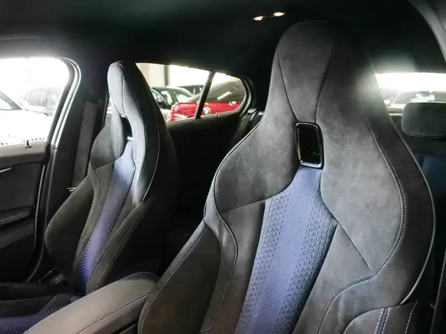 BMW 1 Series view 10