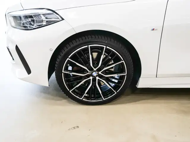BMW 1 Series view 7
