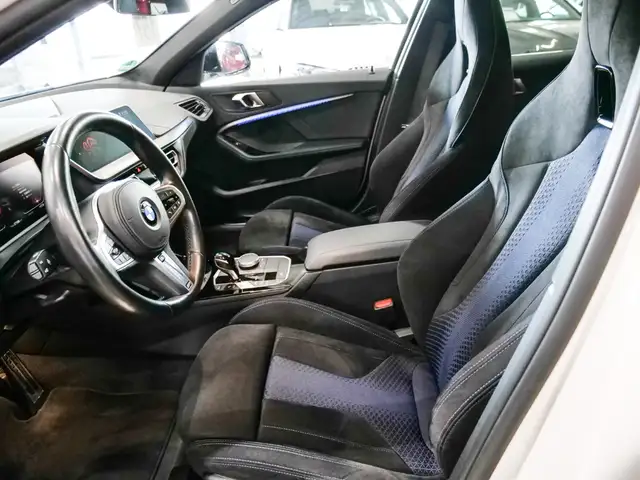 BMW 1 Series view 9