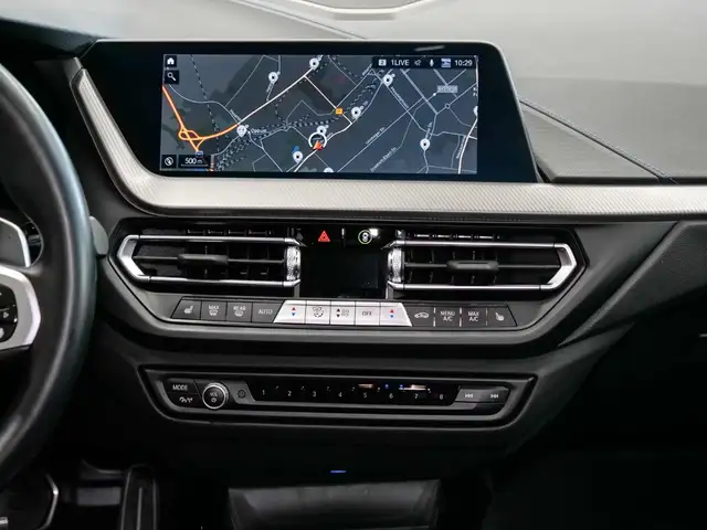 BMW 1 Series view 13