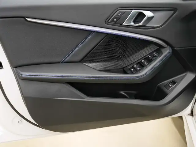 BMW 1 Series view 22