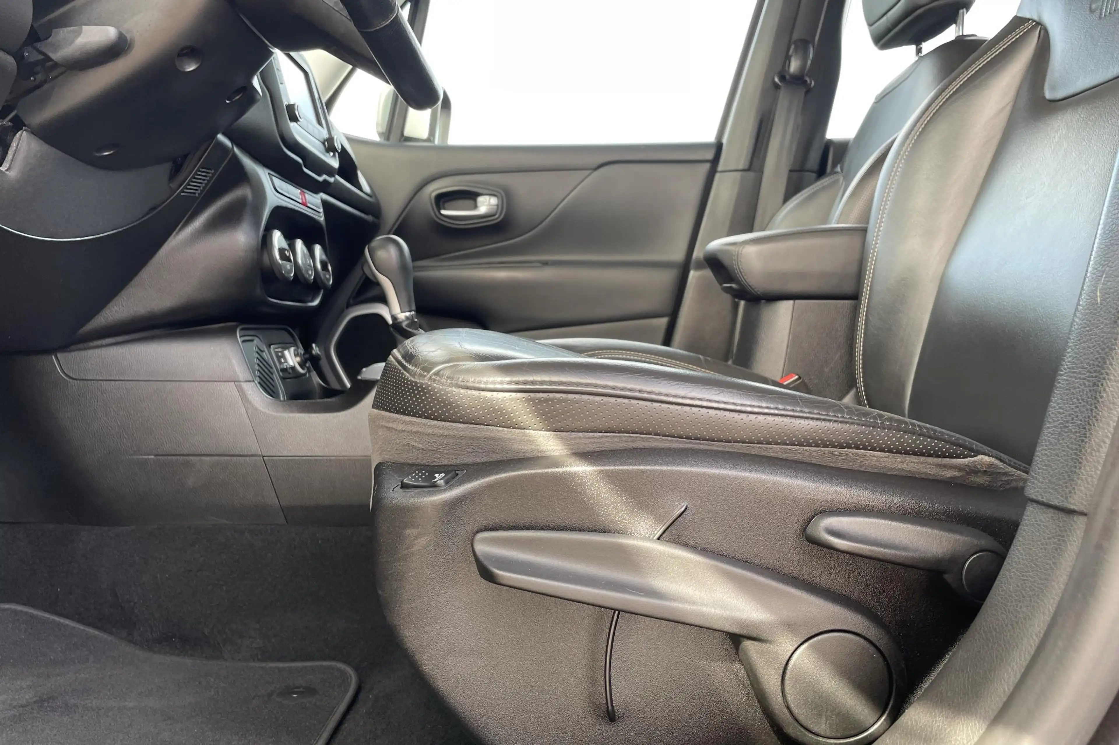 Jeep Renegade 1.4 MultiAir Limited | Trekhaak | Leder | Navigati — photo 12