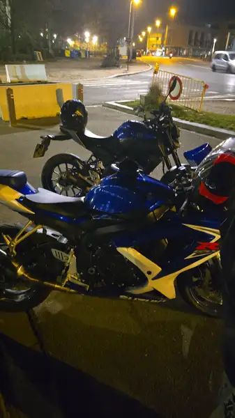 Suzuki GSX-R 600 - foto 8