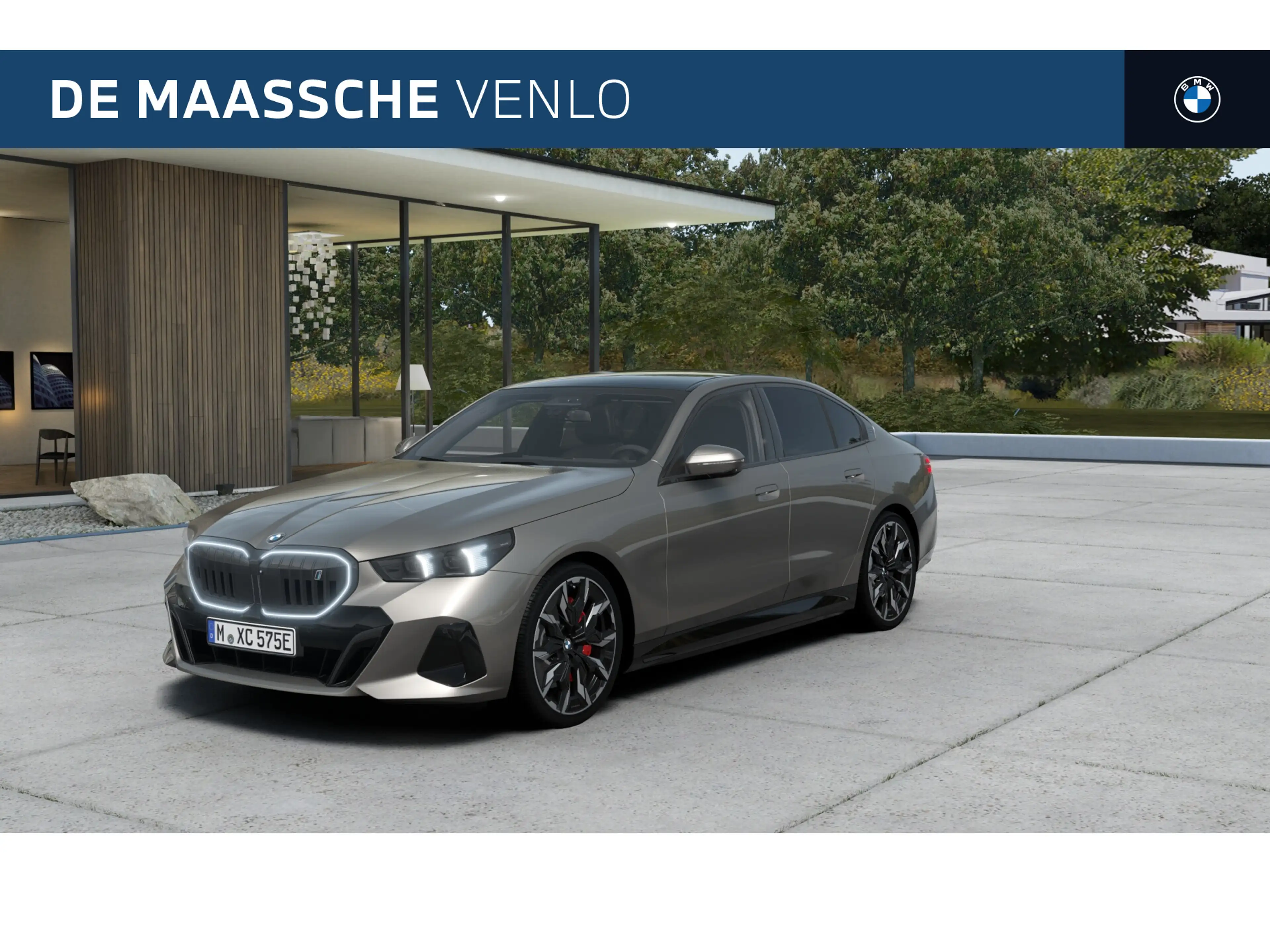 BMW i5 eDrive40 M Sport / Panoramadak / Comfortstoelen /