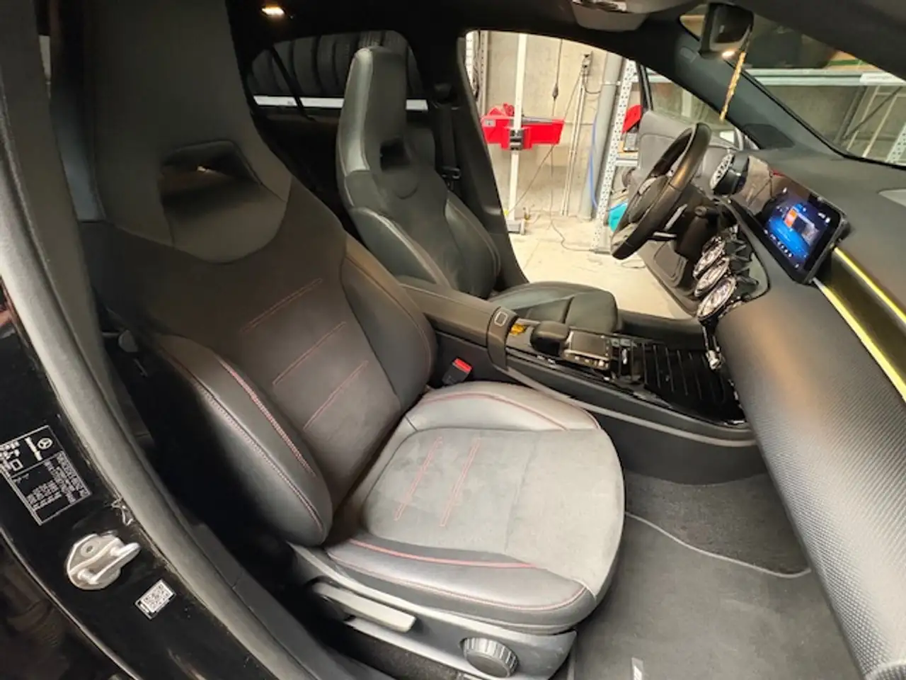 Mercedes-Benz A-Class A 200 AMG Line, миниатюра 21