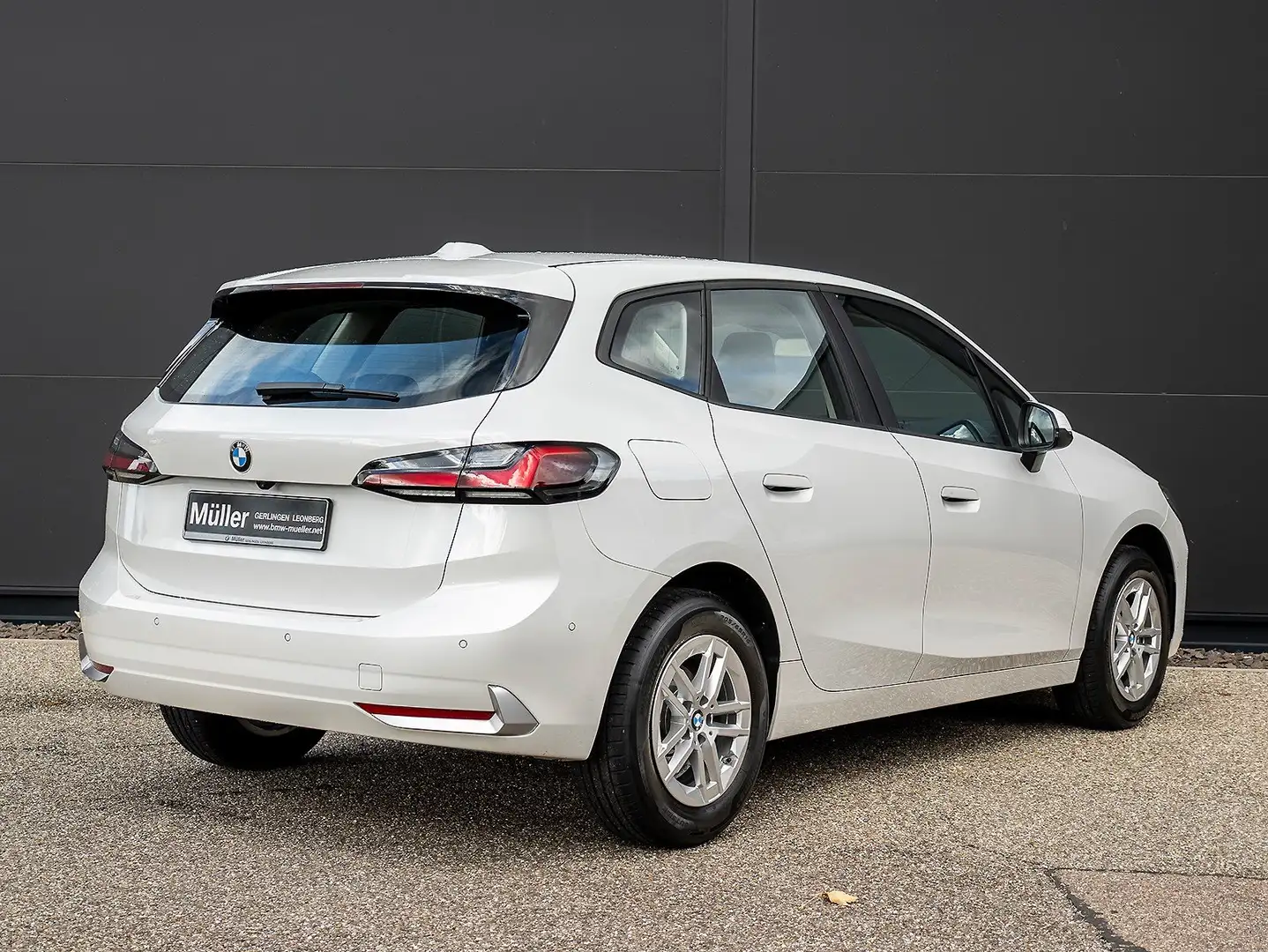 BMW 218 i Active Tour. Driving Assist CarPlay LED DAB Blanc - 2