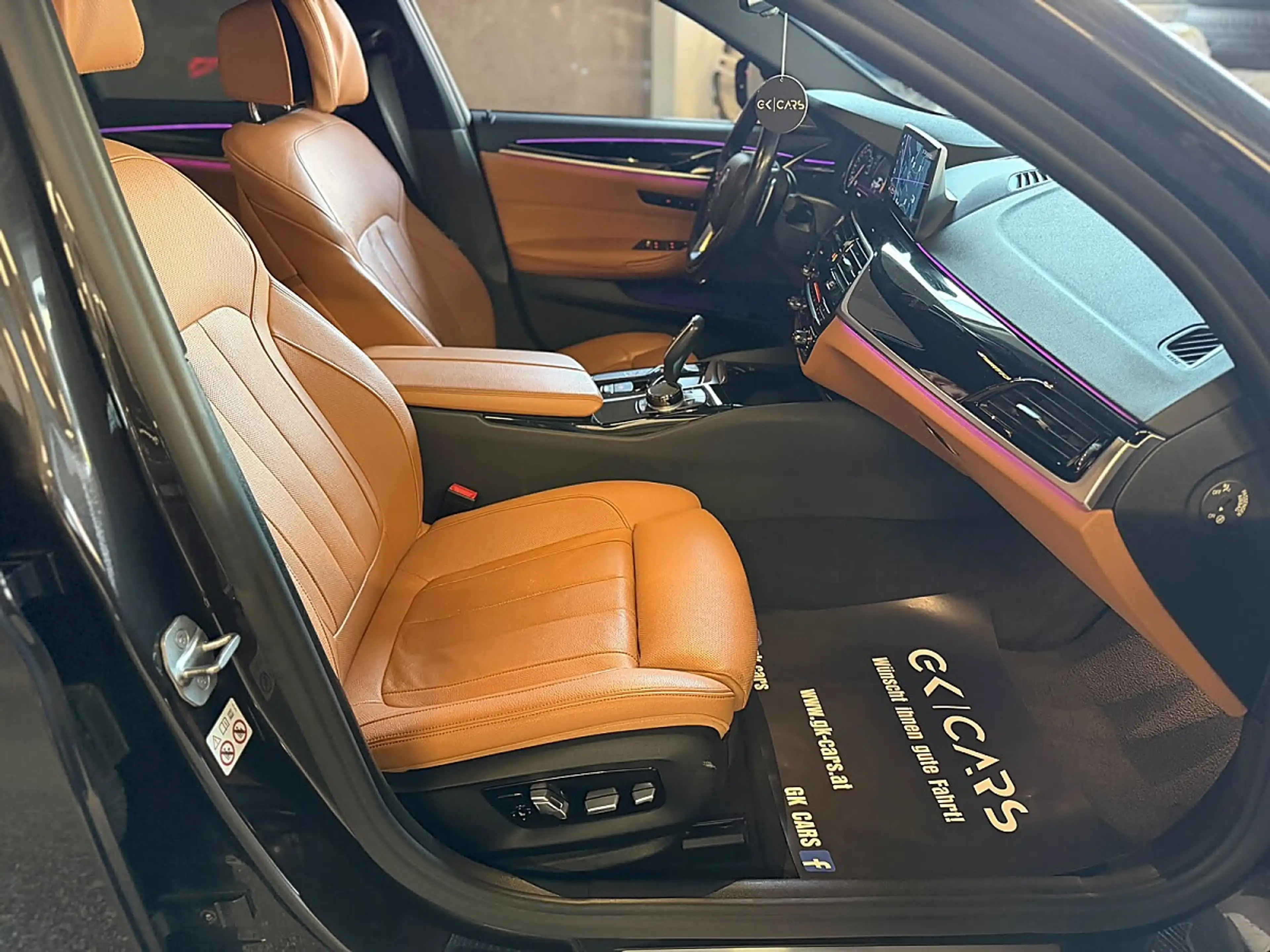 BMW 530 d G30 xDrive Sport Line/SCHIEBEDACH/ACC/HEAD UP... — photo 12