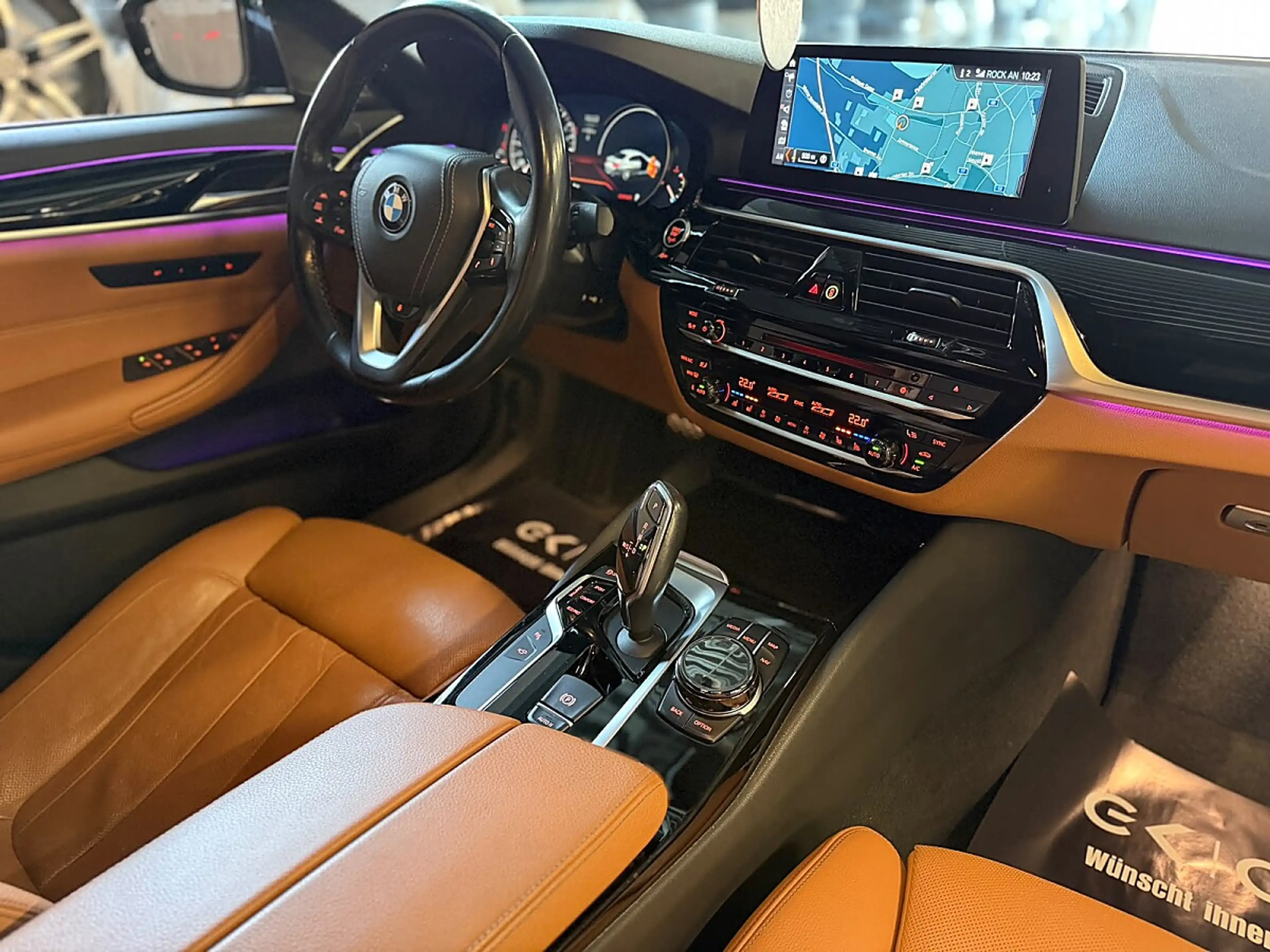 BMW 530 d G30 xDrive Sport Line/SCHIEBEDACH/ACC/HEAD UP... — photo 11