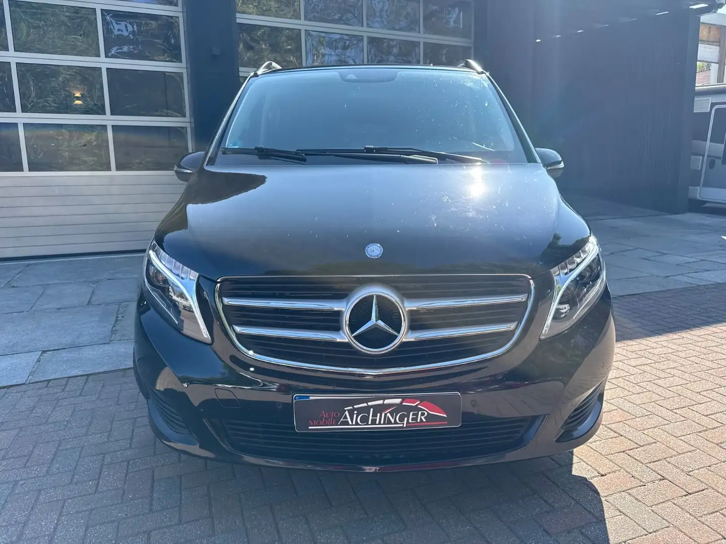 Mercedes-Benz V 220 EDITION lang LED 3.Hand 4-Zonen Klima Schwarz - 2