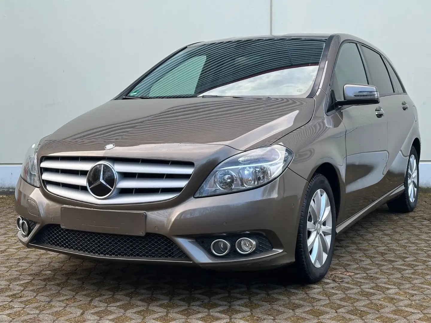Mercedes-Benz B 200 | HU Neu | PDC | - 1