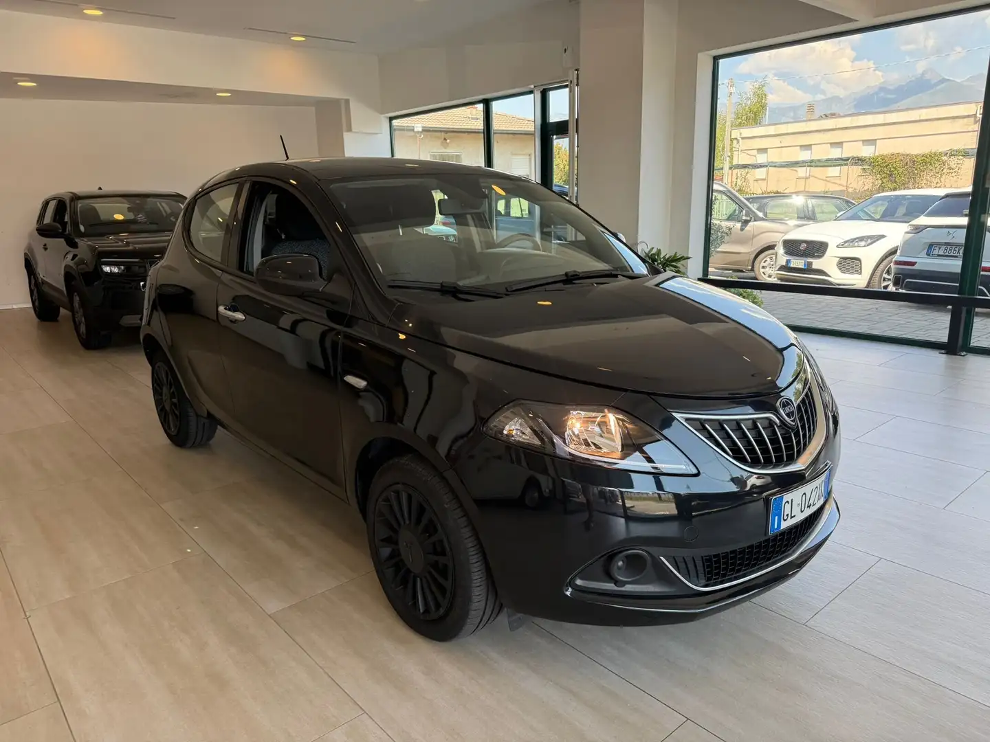 Lancia Ypsilon 1.0 firefly hybrid Alberta Ferretti s Noir - 1