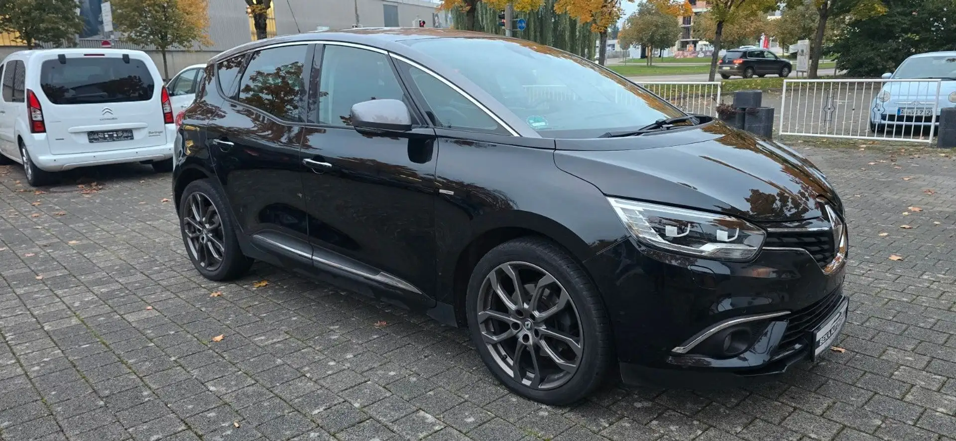 Renault Scenic IV BOSE Edition 1.6 dCI Schwarz - 2