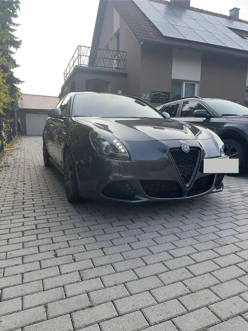 Alfa Romeo Giulietta 1,6 JTDM-2 Veloce - 2