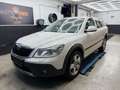 Skoda Octavia 2.0 TDI 4x4 Scout Combi/Scheckheft/6Gang Weiß - thumbnail 11