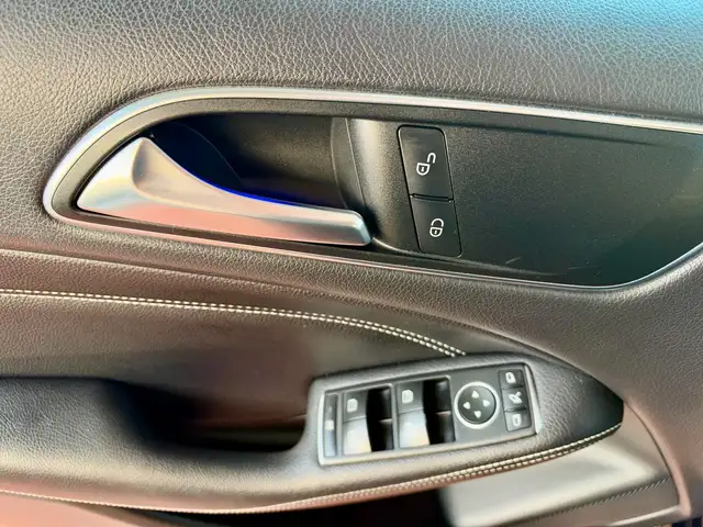 Mercedes-Benz B-Class view 15