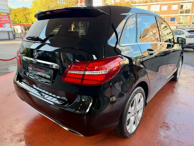 Mercedes-Benz B-Class view 3