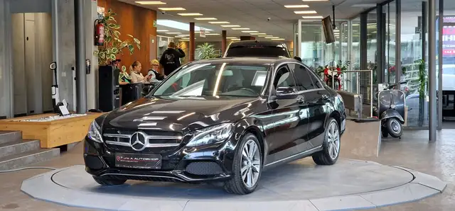 Mercedes-Benz C 220 d 4Matic Aut. *Ambiente-Beleuchtung*Navi*18Zoll*LE