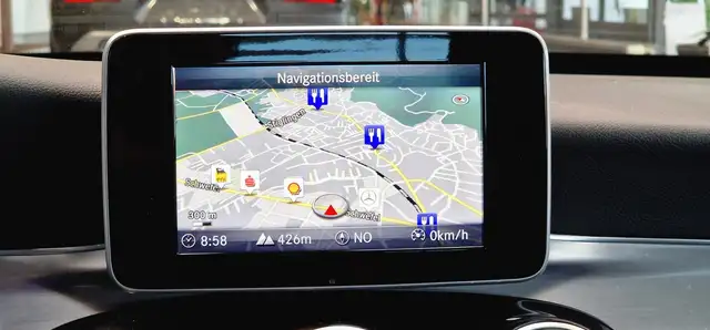 Mercedes-Benz C-Class view 13
