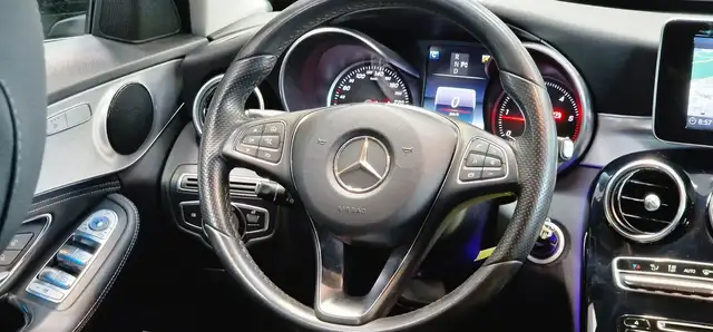 Mercedes-Benz C-Class view 12