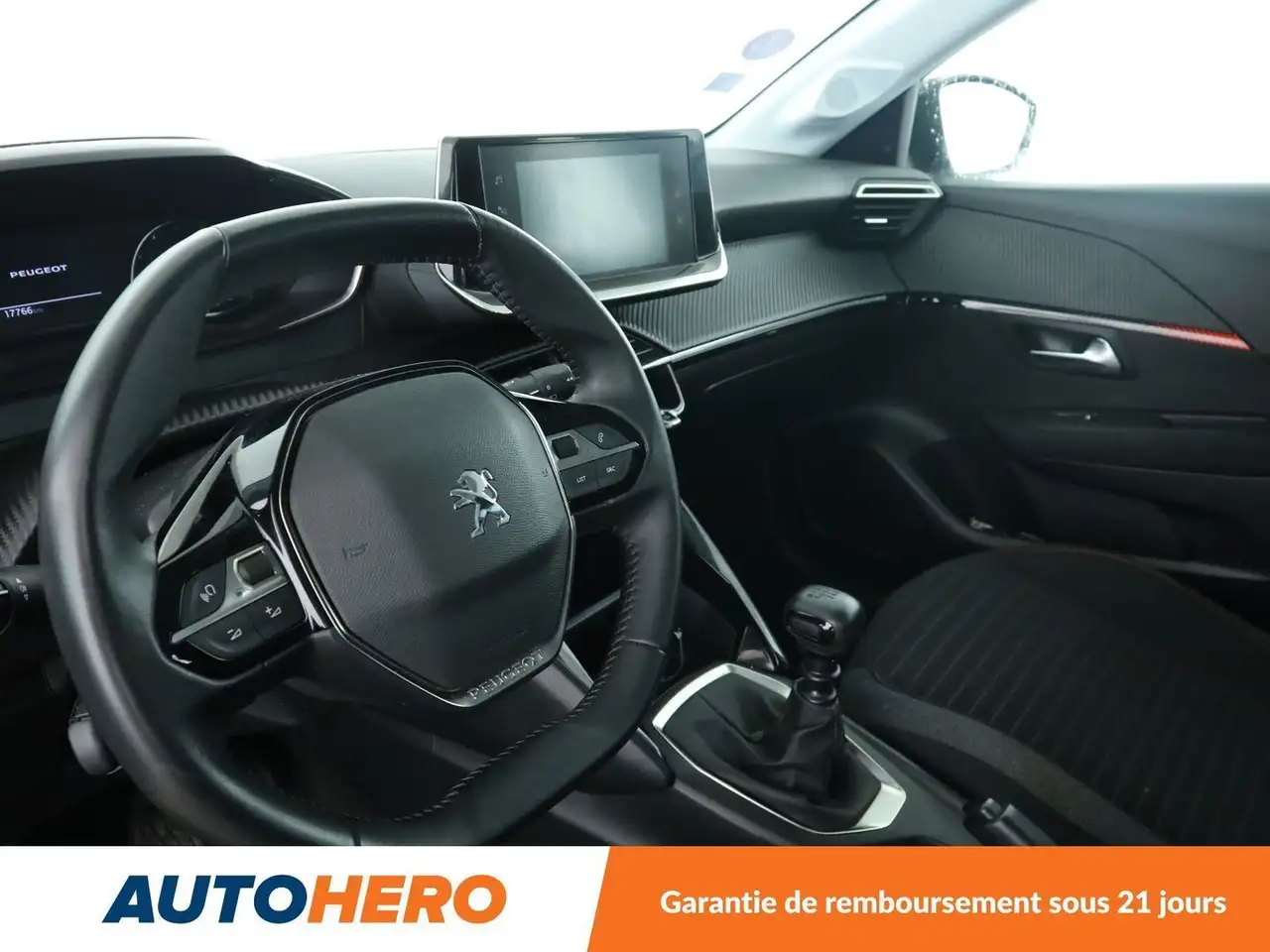 Peugeot 208 208 — photo 11