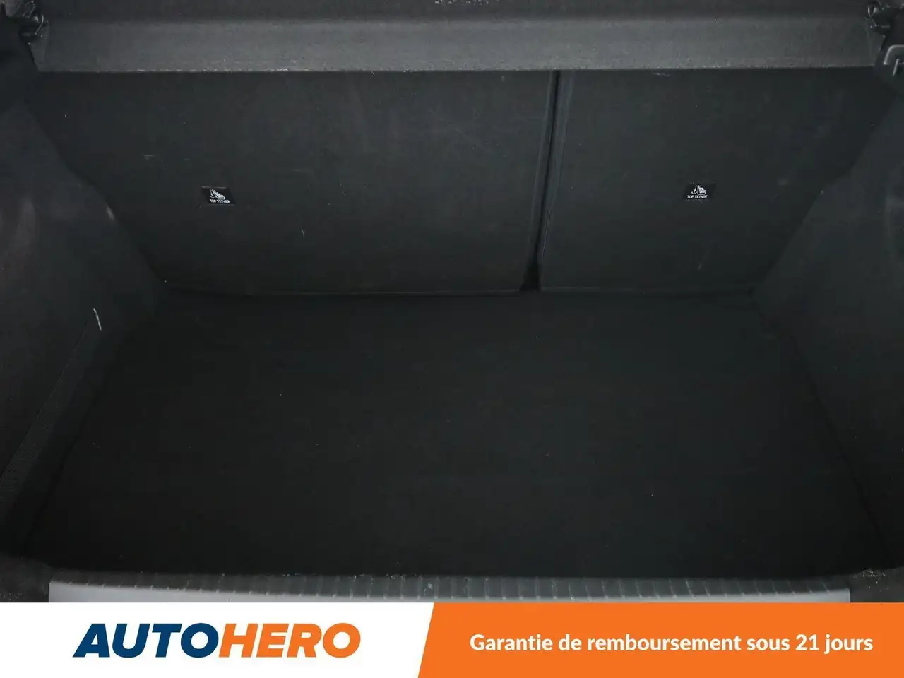 Peugeot 208 208 — photo 17