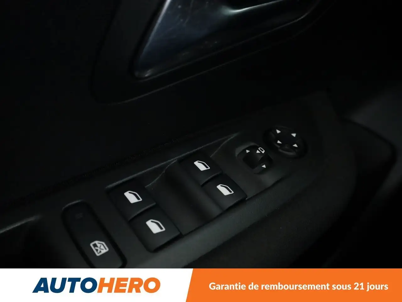 Peugeot 208 208 — photo 29